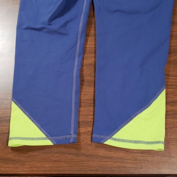 Athleta Colorblock Chaturanga Capri Blue‎ Green M - Picture 6 of 6